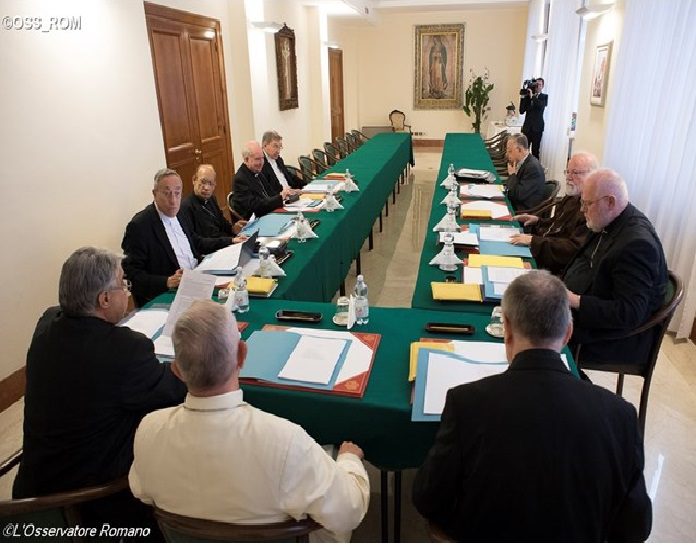 Conselho de Cardeais volta a se reunir com Francisco