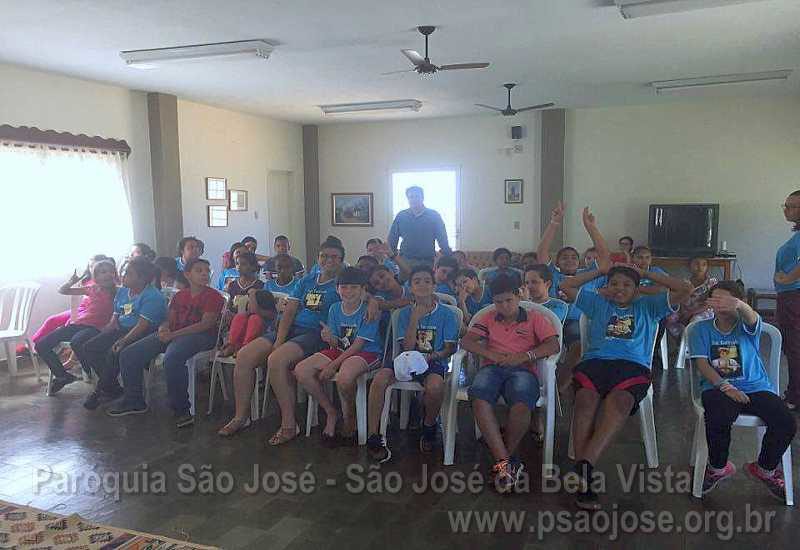 Encontro e dia de oração com coroinhas